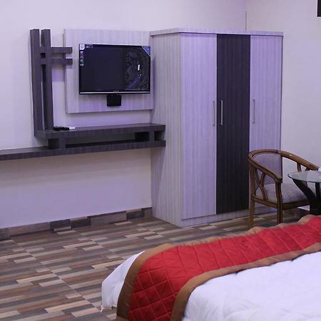 Nepalgunj Kitchen Hut Hotel المظهر الخارجي الصورة