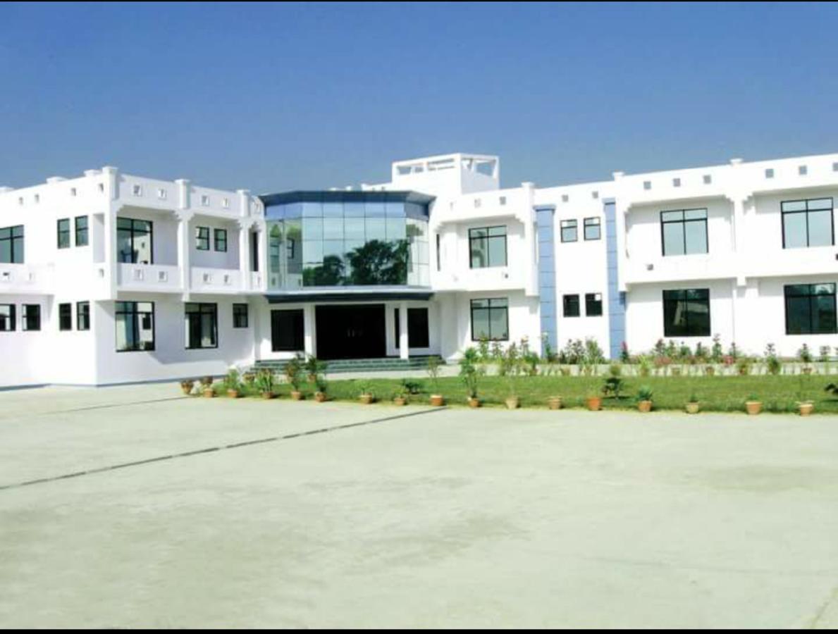 Nepalgunj Kitchen Hut Hotel المظهر الخارجي الصورة